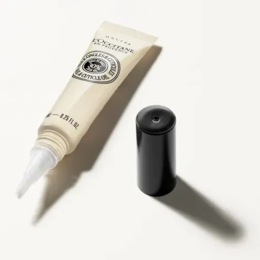 Test L'OCCITANE Huile Ongles & Cuticules Karité : le petit tube pratique pour calmer les cuticules sèches
