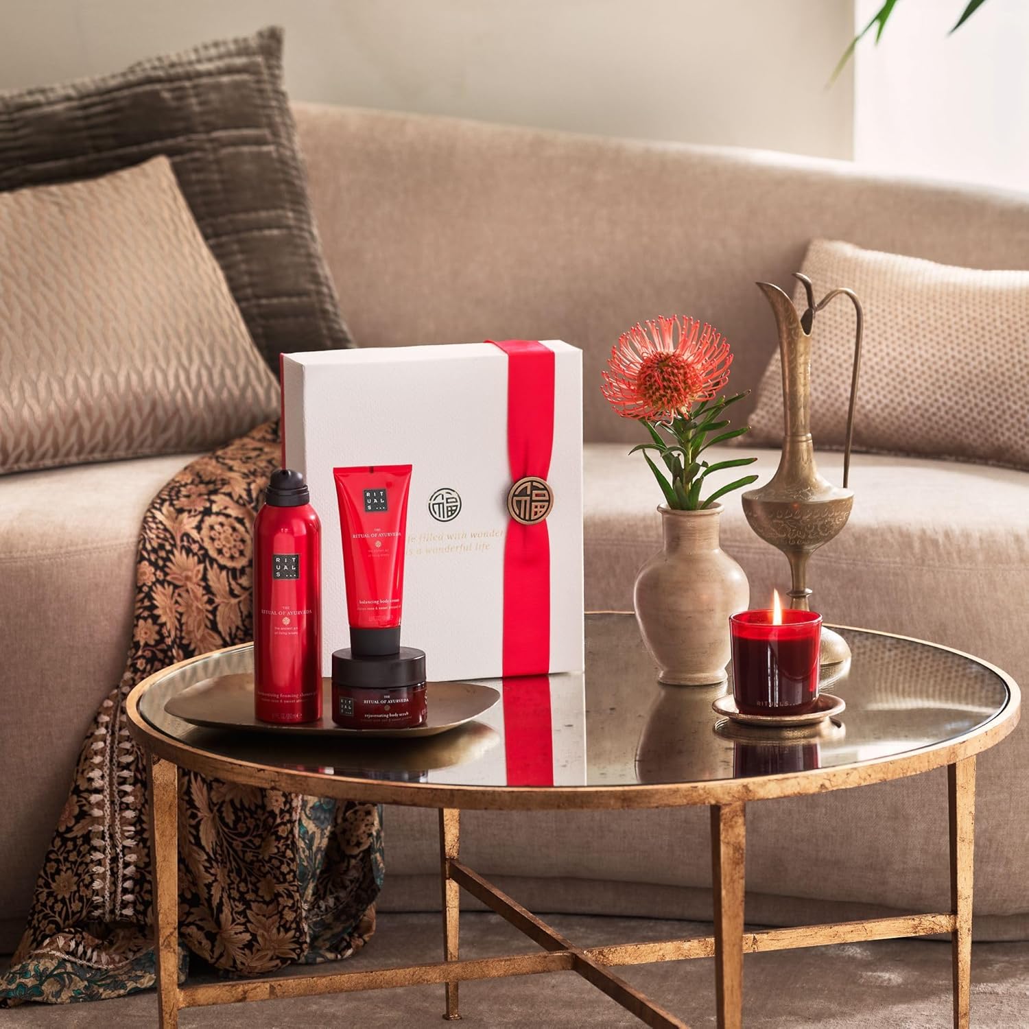 RITUALS Coffret cadeau The Ritual of Ayurveda Moyen - Produits de soins pour la maison et la peau enrichis en rose indienne et huile d'amande douce - Boîte cadeau pour le bain aux propriétés