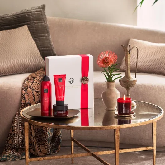 RITUALS Coffret cadeau The Ritual of Ayurveda Moyen - Produits de soins pour la maison et la peau enrichis en rose indienne et huile d'amande douce - Boîte cadeau pour le bain aux propriétés